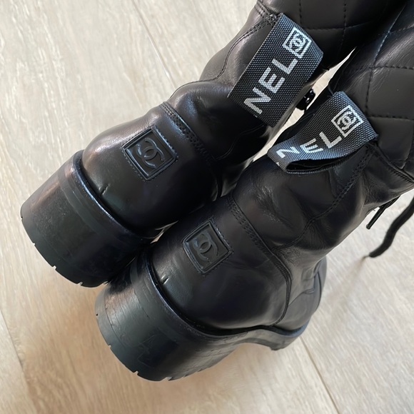 CHANEL Black Quilted Combat Boots. Size 36. - Picture 10 of 12
